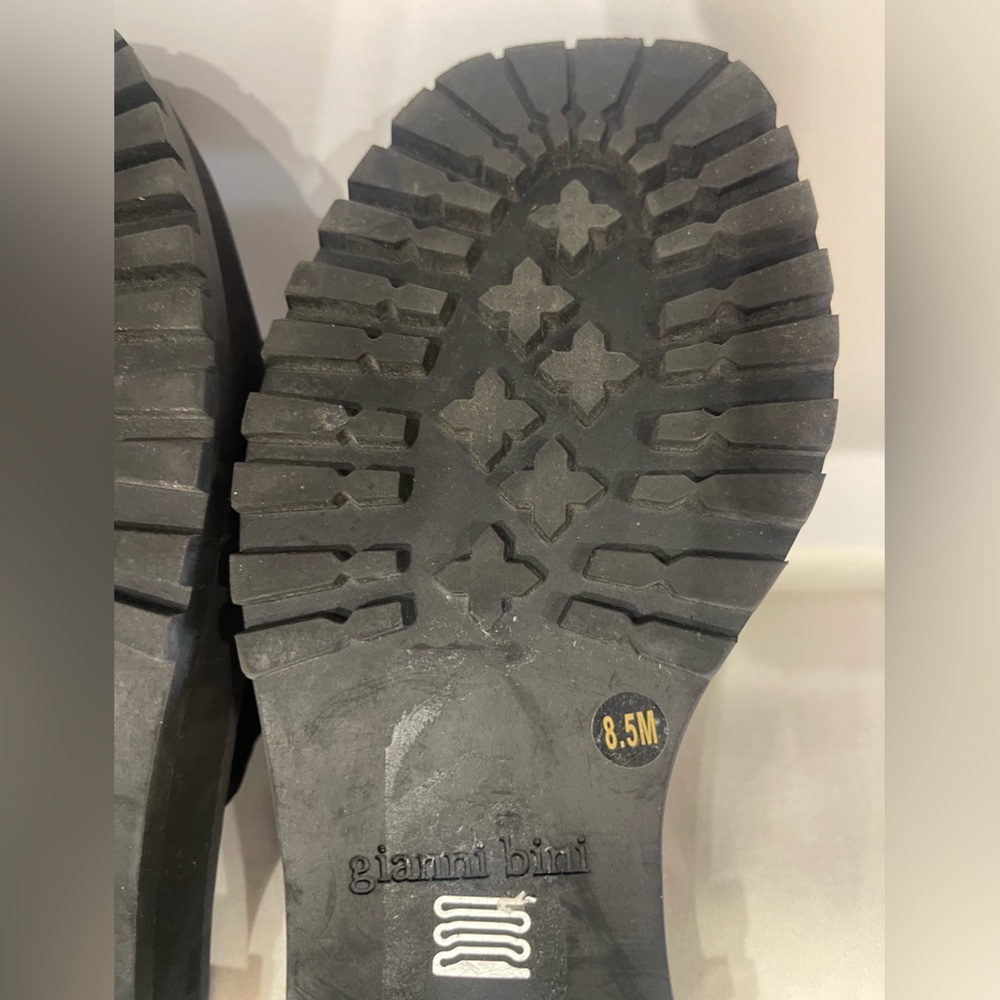 GIANNI BINI Stylish Black Sandals with Rhinestone Accents - Picture 7 of 13